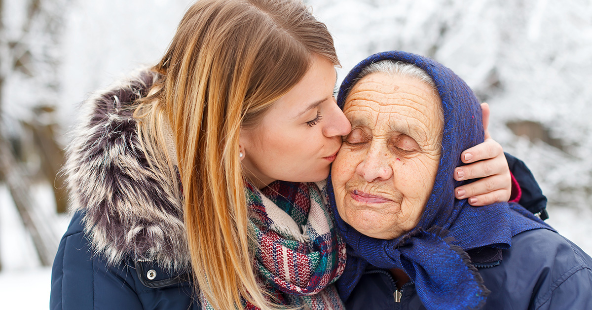 5 Ways to Help An Elder Prepare For Cold Weather